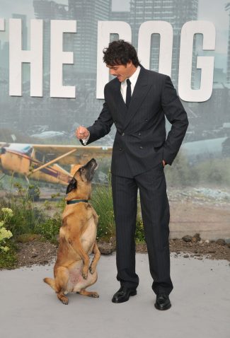 Jacob Elordi in njegov pasji soigralec Rak Jasper. Foto: Profimedia